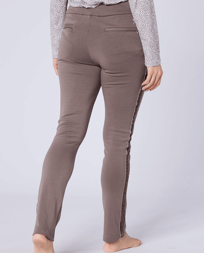 SWING OUT SISTER Amber Pull On Winter Trouser Short 29'' Walnut Whip