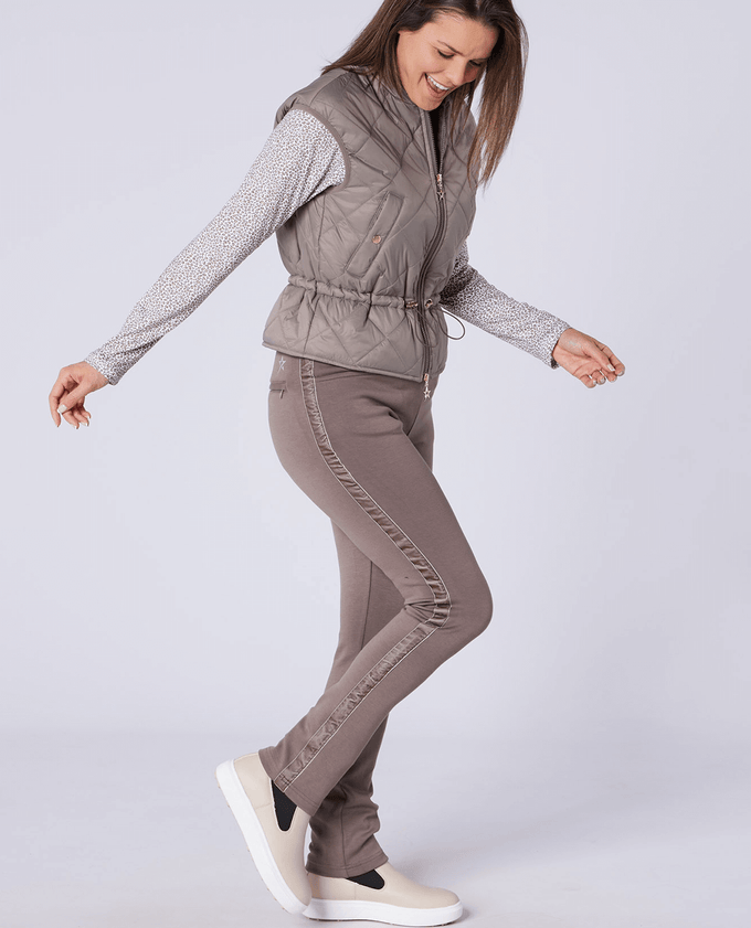 SWING OUT SISTER Pearl Active Vest Walnut Whip