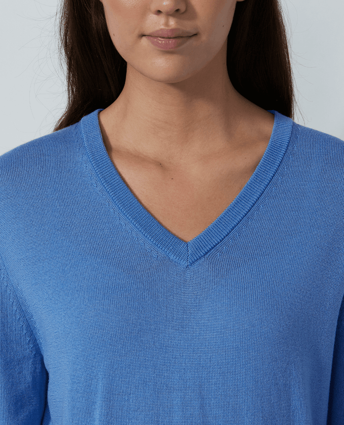 SIZE M - DAILY SPORTS Boston V-Neck Pullover 288  Merino Wool Sky